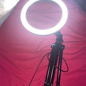 LED Ringlight (3 Light modes) Can extend taller